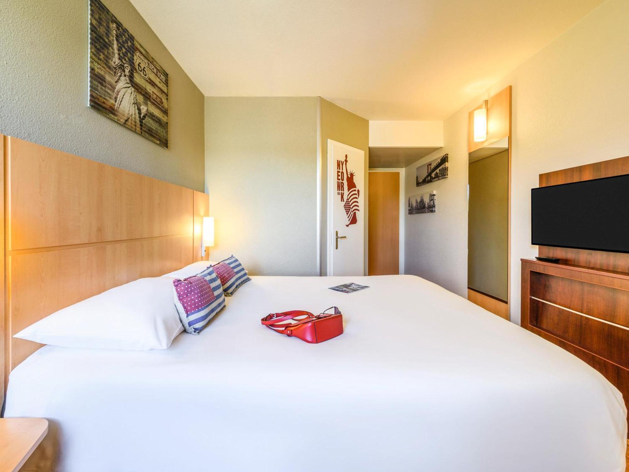 Ibis Lausanne Crissier Exteriör bild
