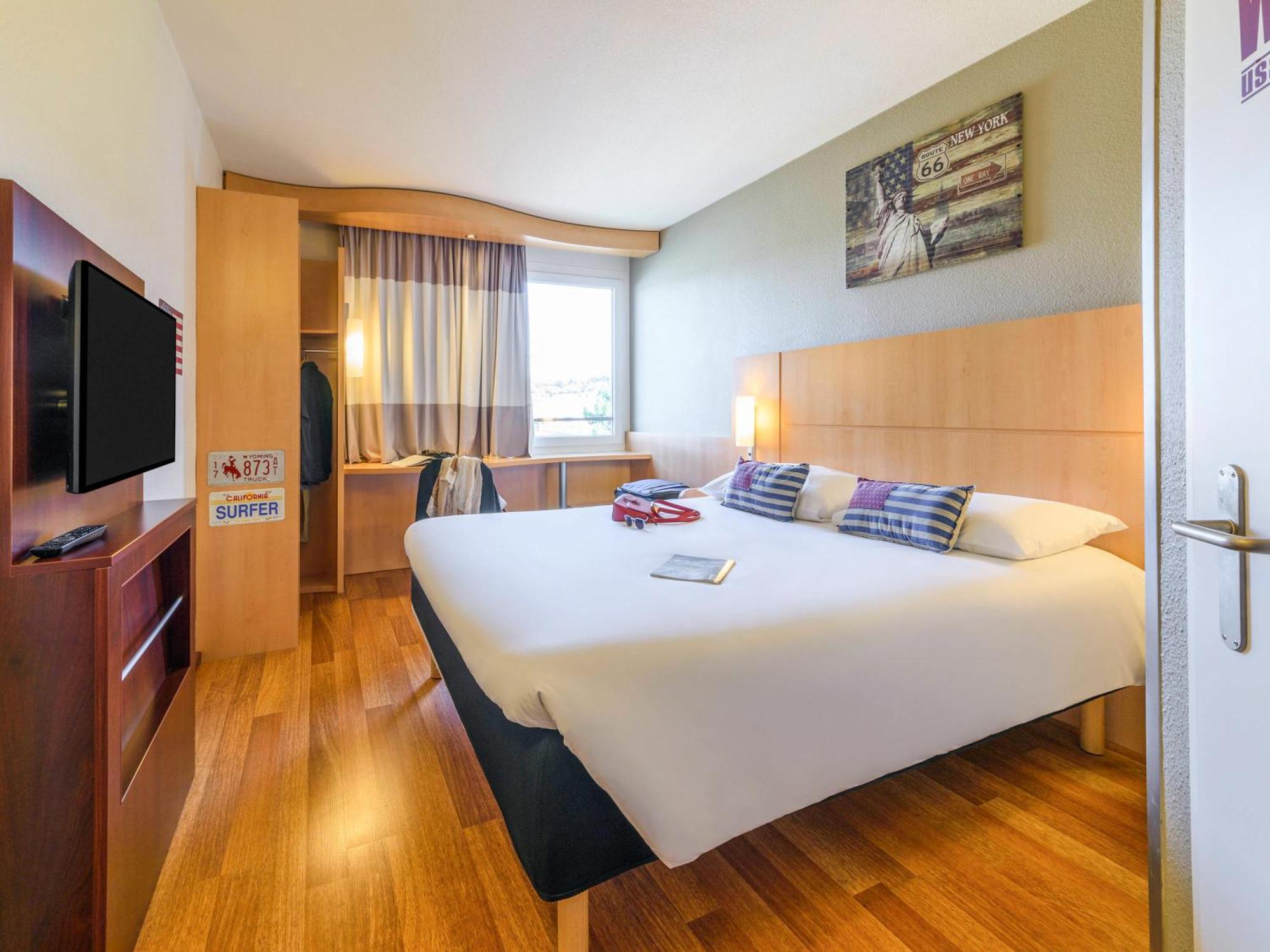 Ibis Lausanne Crissier Exteriör bild