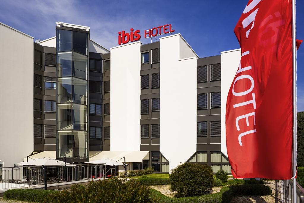 Ibis Lausanne Crissier Exteriör bild