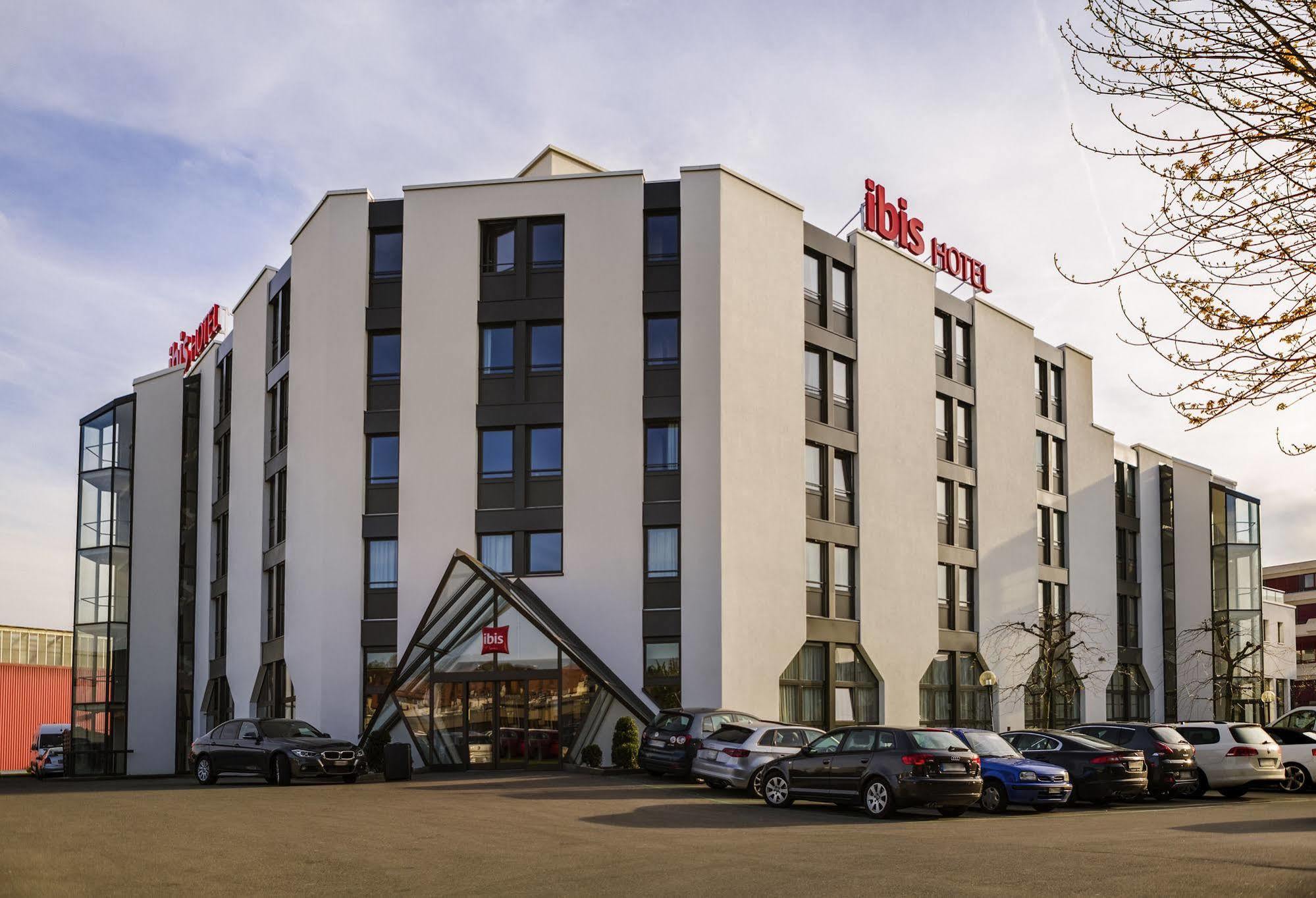 Ibis Lausanne Crissier Exteriör bild