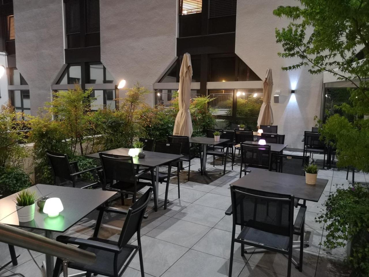 Ibis Lausanne Crissier Exteriör bild