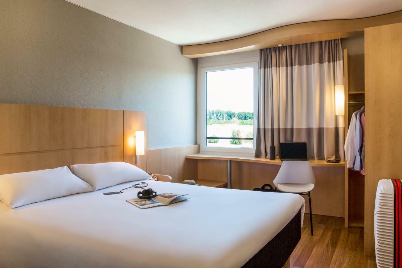 Ibis Lausanne Crissier Exteriör bild