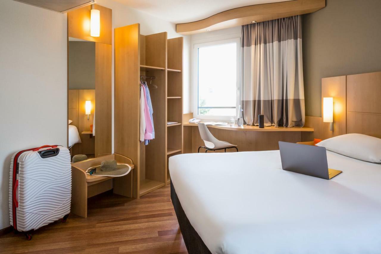 Ibis Lausanne Crissier Exteriör bild