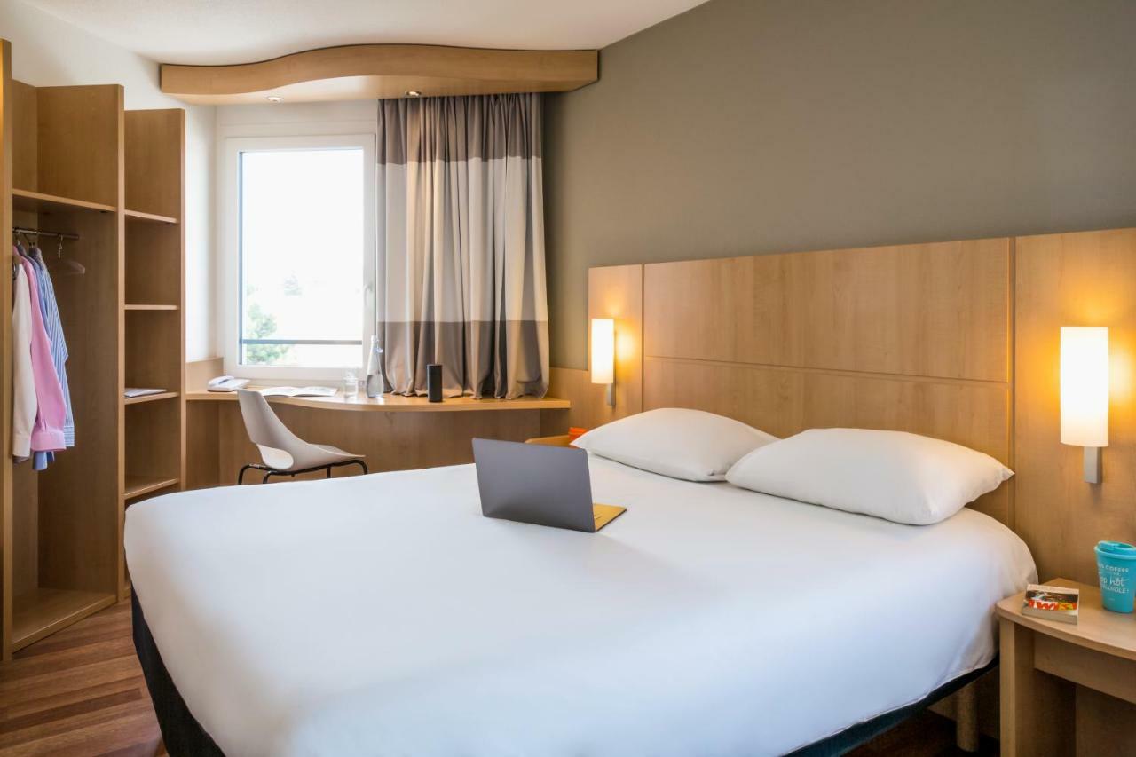 Ibis Lausanne Crissier Exteriör bild