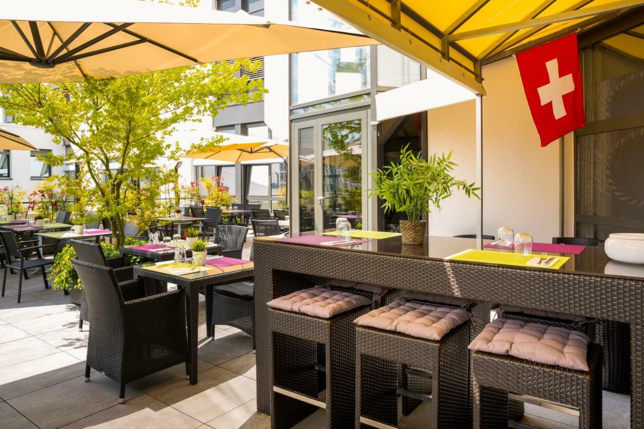 Ibis Lausanne Crissier Exteriör bild